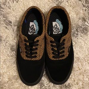Vans - NEW Women’s size 8